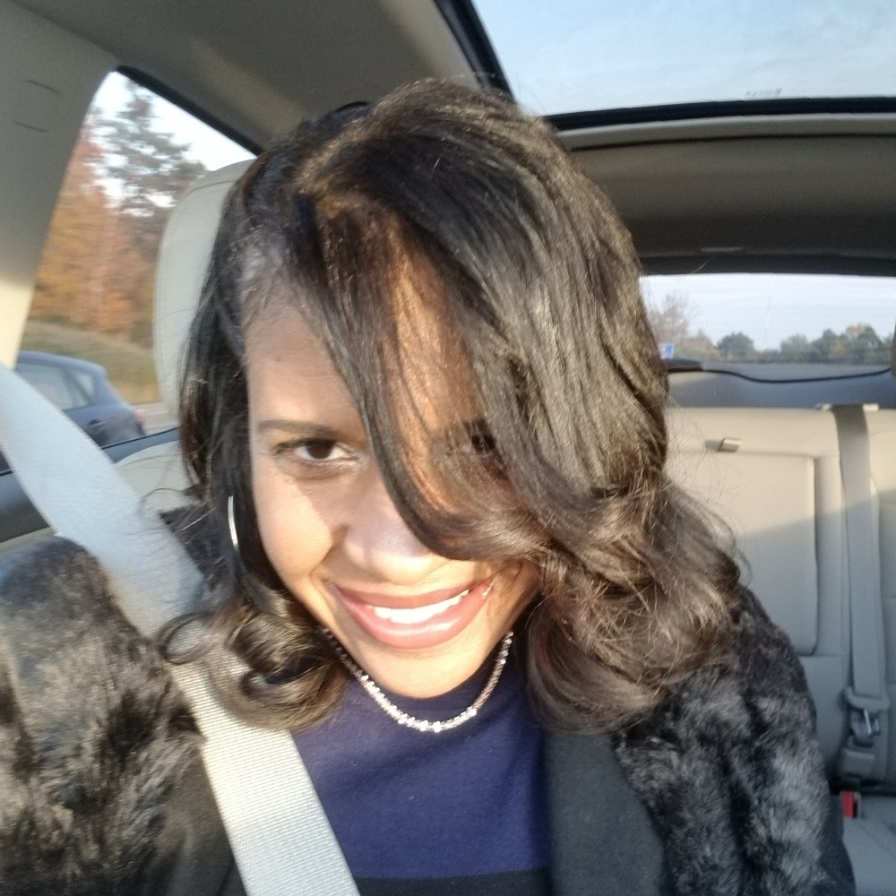 Meet your Posher, Moji